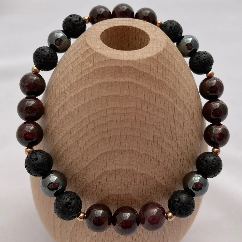 𝅺Garnet and Lava Stretch Beaded Bracelet